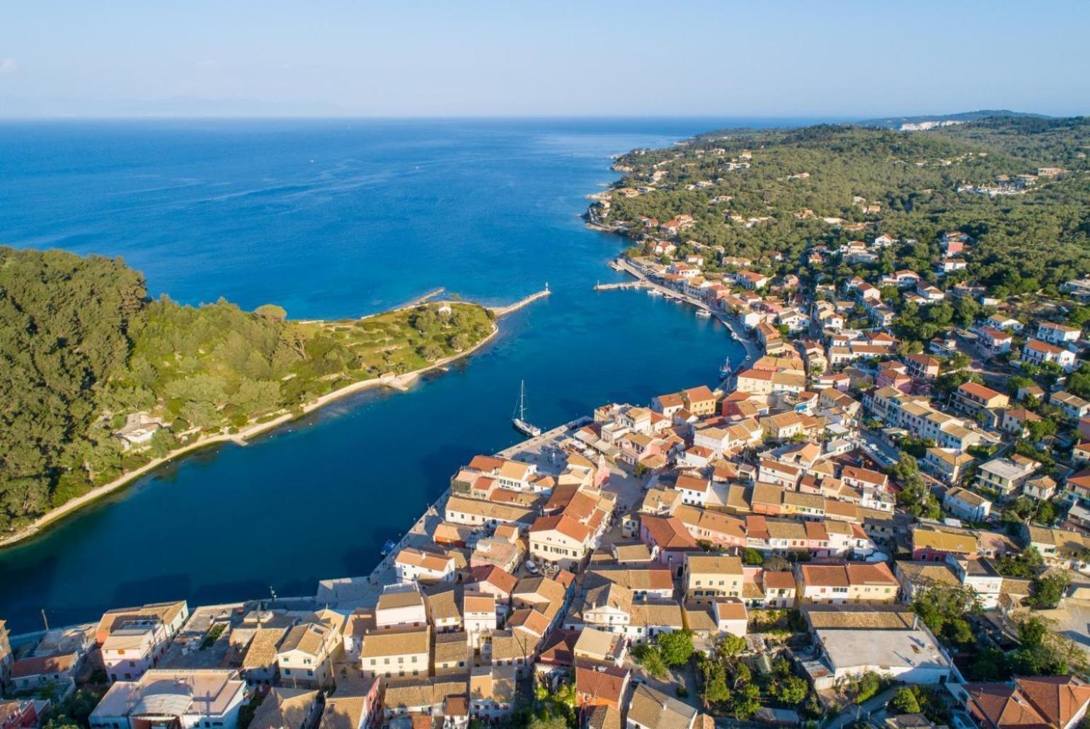 Villa Ifigeneia Гайос Екстериор снимка